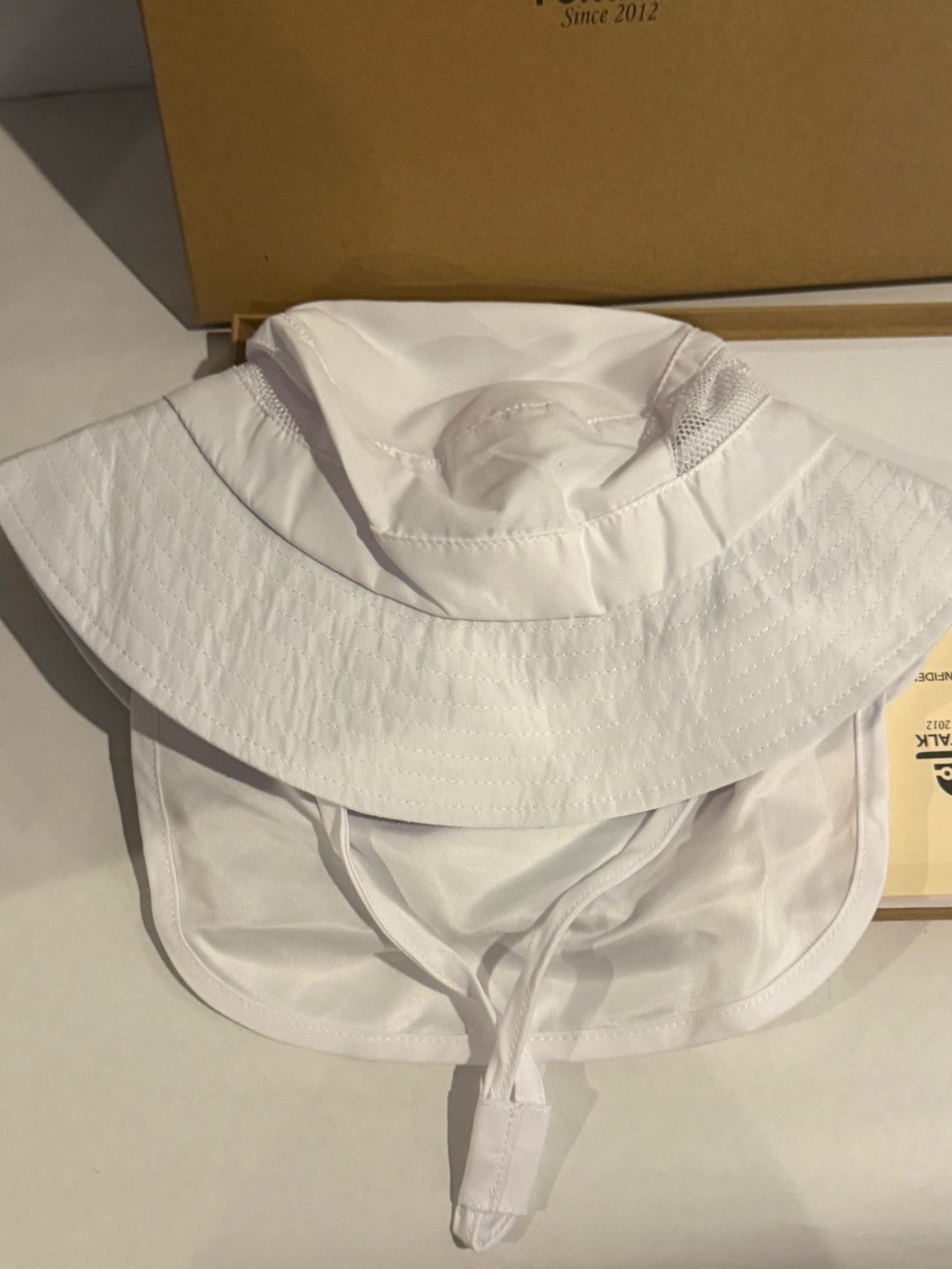 FURTALK Baby Toddler Wide Brim Sun Hat with Venting & Chin Strap - White, New
